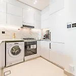 City Views 1Br With Private Balcony, Binghatti House, Jumeirah Village Circle By Deluxe Holiday Homes